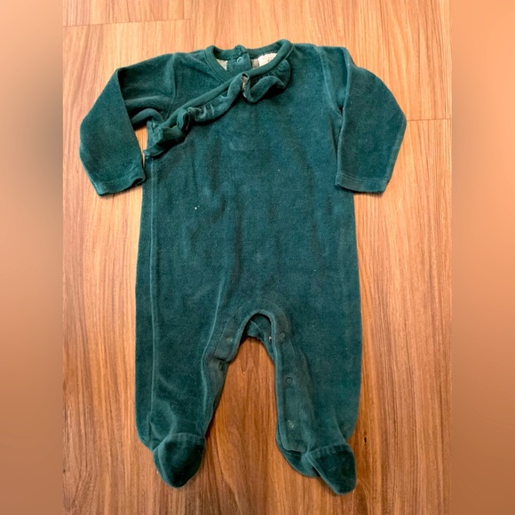Chick Pea Green Footie Pajamas with Cozy Fabric and Decorative Neckline size 0-3 - Picture 1 of 4